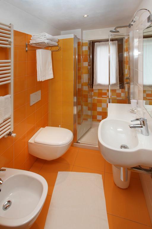 Hotel Biancaneve Oulx Habitación foto