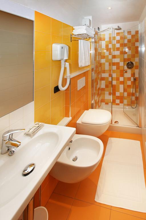 Hotel Biancaneve Oulx Habitación foto